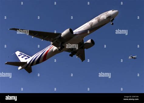 cruising speed of 777-300er|FLIGHT TEST: Boeing 777.
